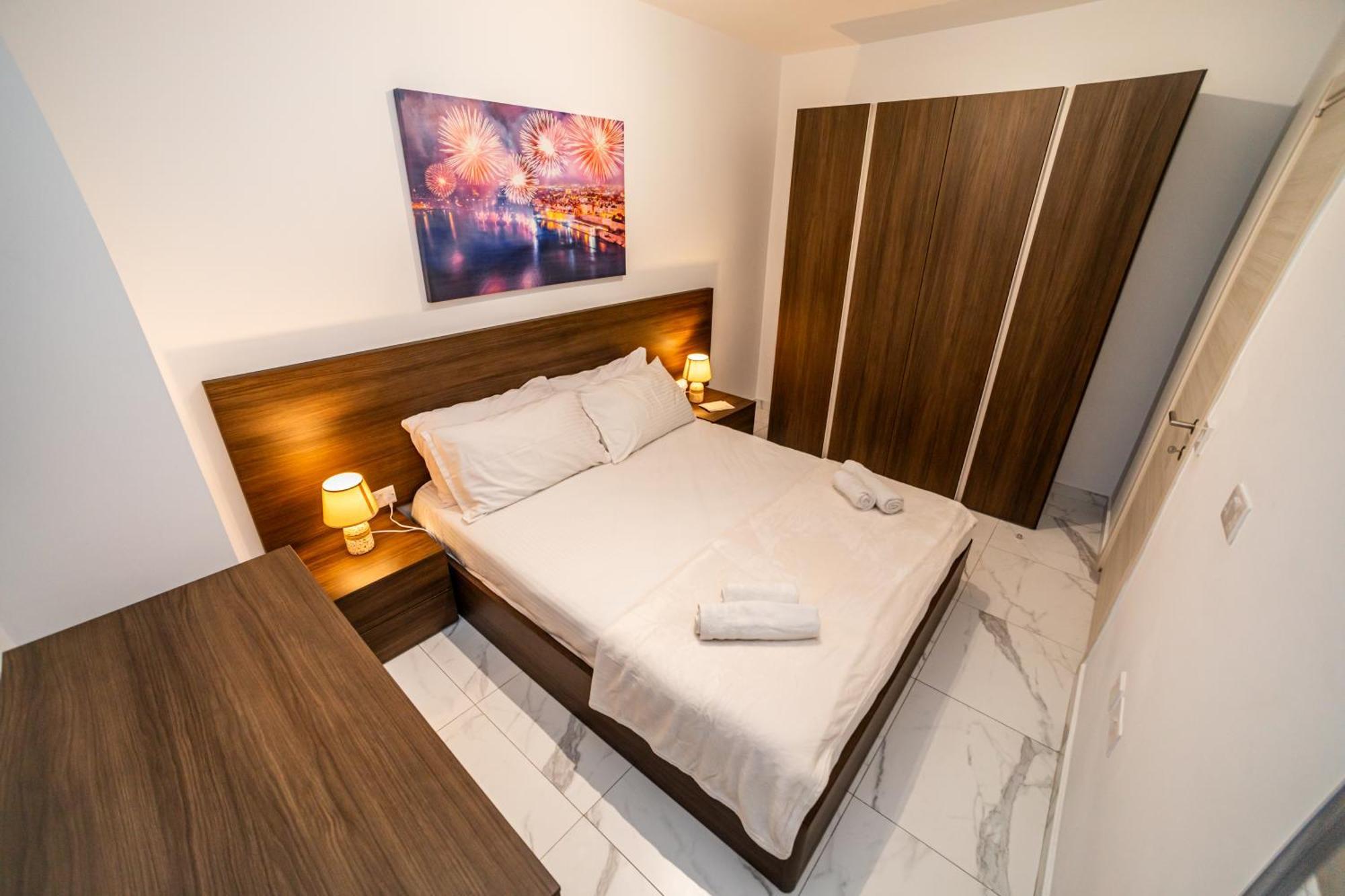 Sea Breeze, Spacious 2-Bedroom Lux Seaside Apartments St. Paul's Bay Exterior foto