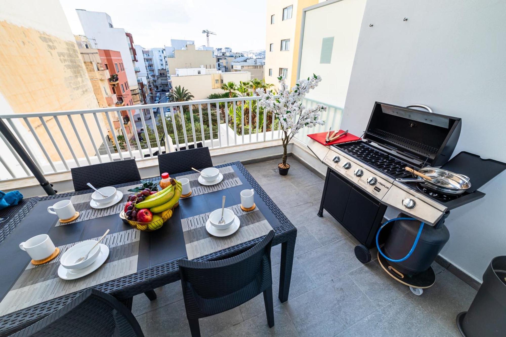 Sea Breeze, Spacious 2-Bedroom Lux Seaside Apartments St. Paul's Bay Exterior foto