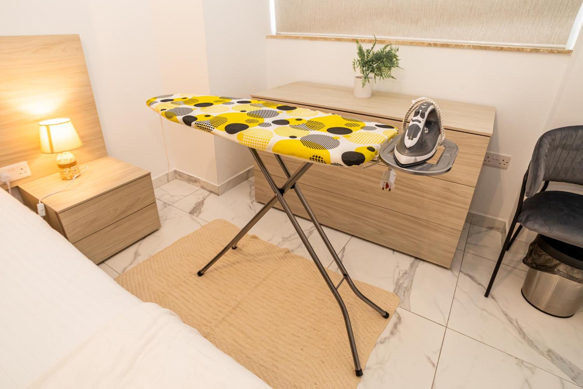 Sea Breeze, Spacious 2-Bedroom Lux Seaside Apartments St. Paul's Bay Exterior foto