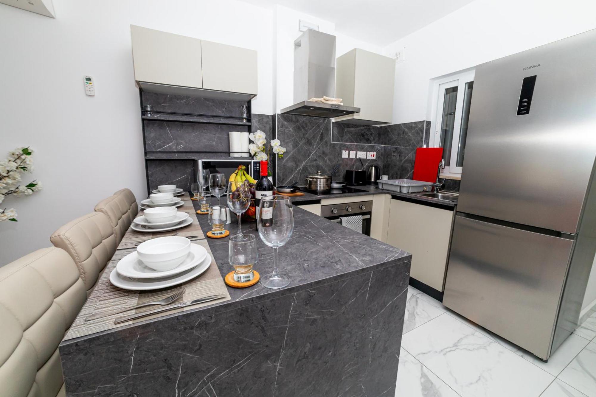 Sea Breeze, Spacious 2-Bedroom Lux Seaside Apartments St. Paul's Bay Exterior foto