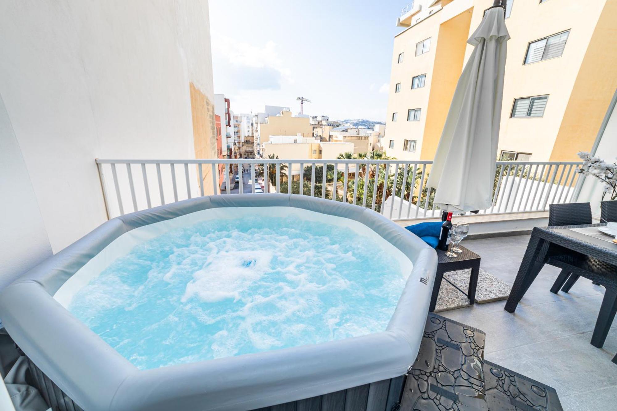 Sea Breeze, Spacious 2-Bedroom Lux Seaside Apartments St. Paul's Bay Exterior foto