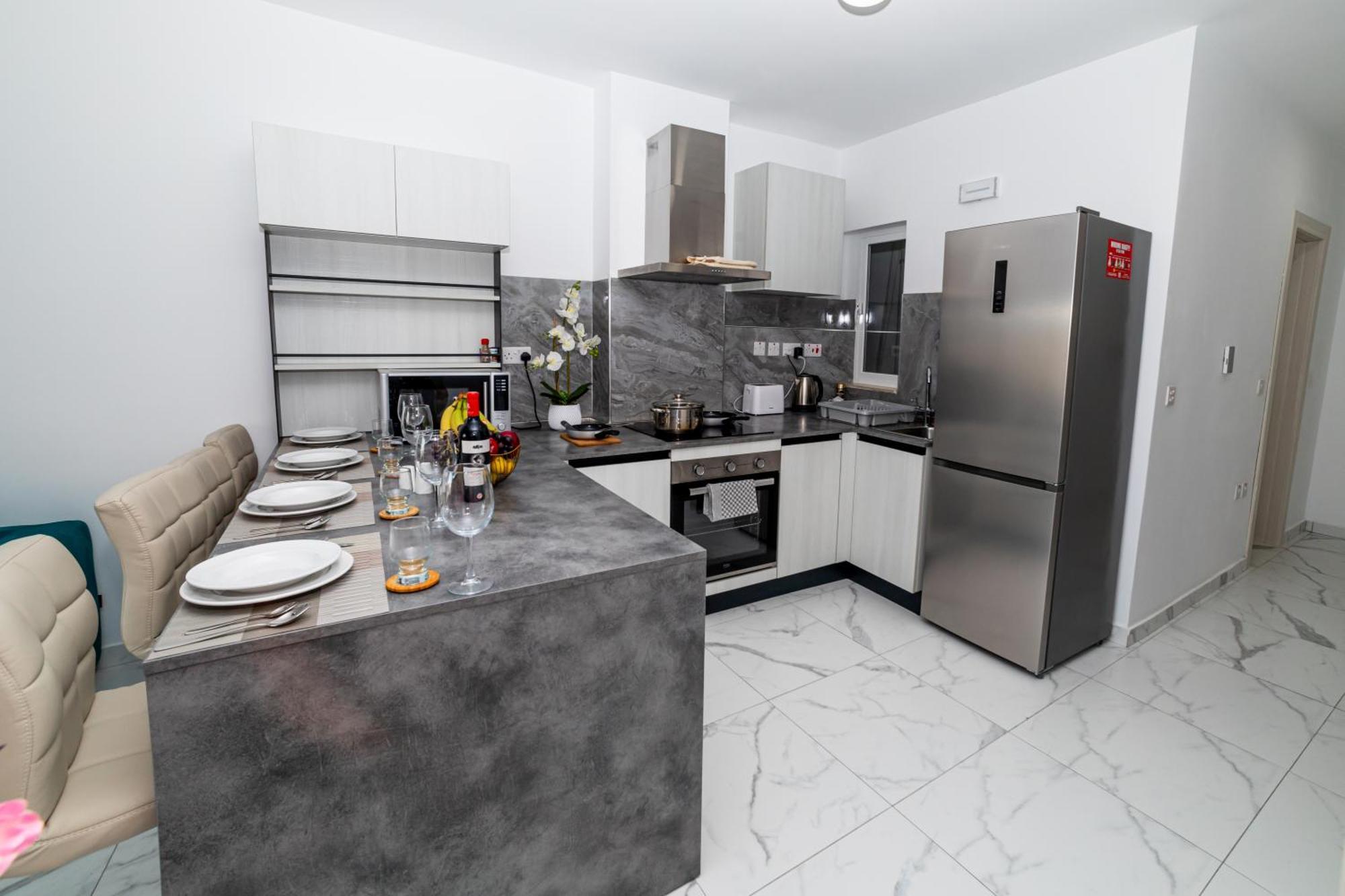Sea Breeze, Spacious 2-Bedroom Lux Seaside Apartments St. Paul's Bay Exterior foto